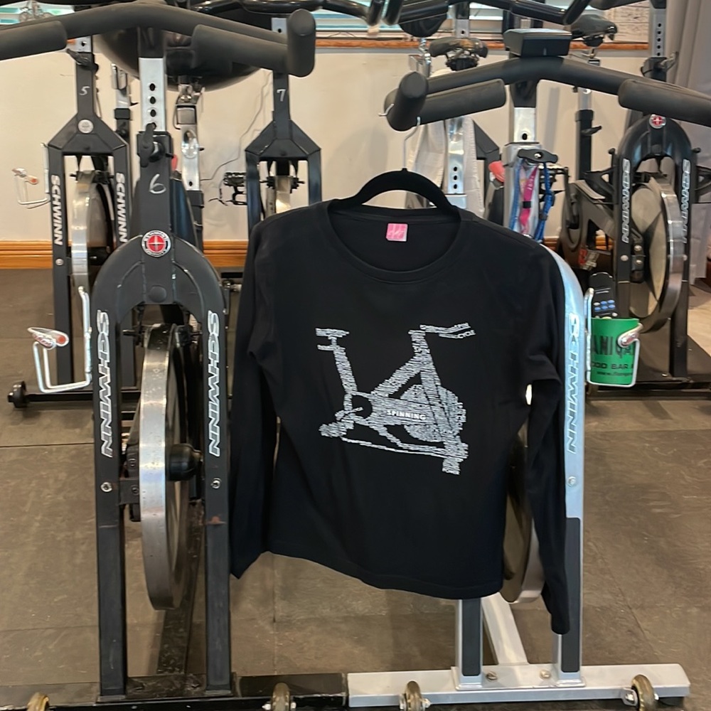 “Spinning” 🚴 Black Woman’s Tee Medium - Picture 5 of 5